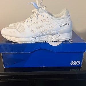 All white ASICS Gel-Lyte size 13